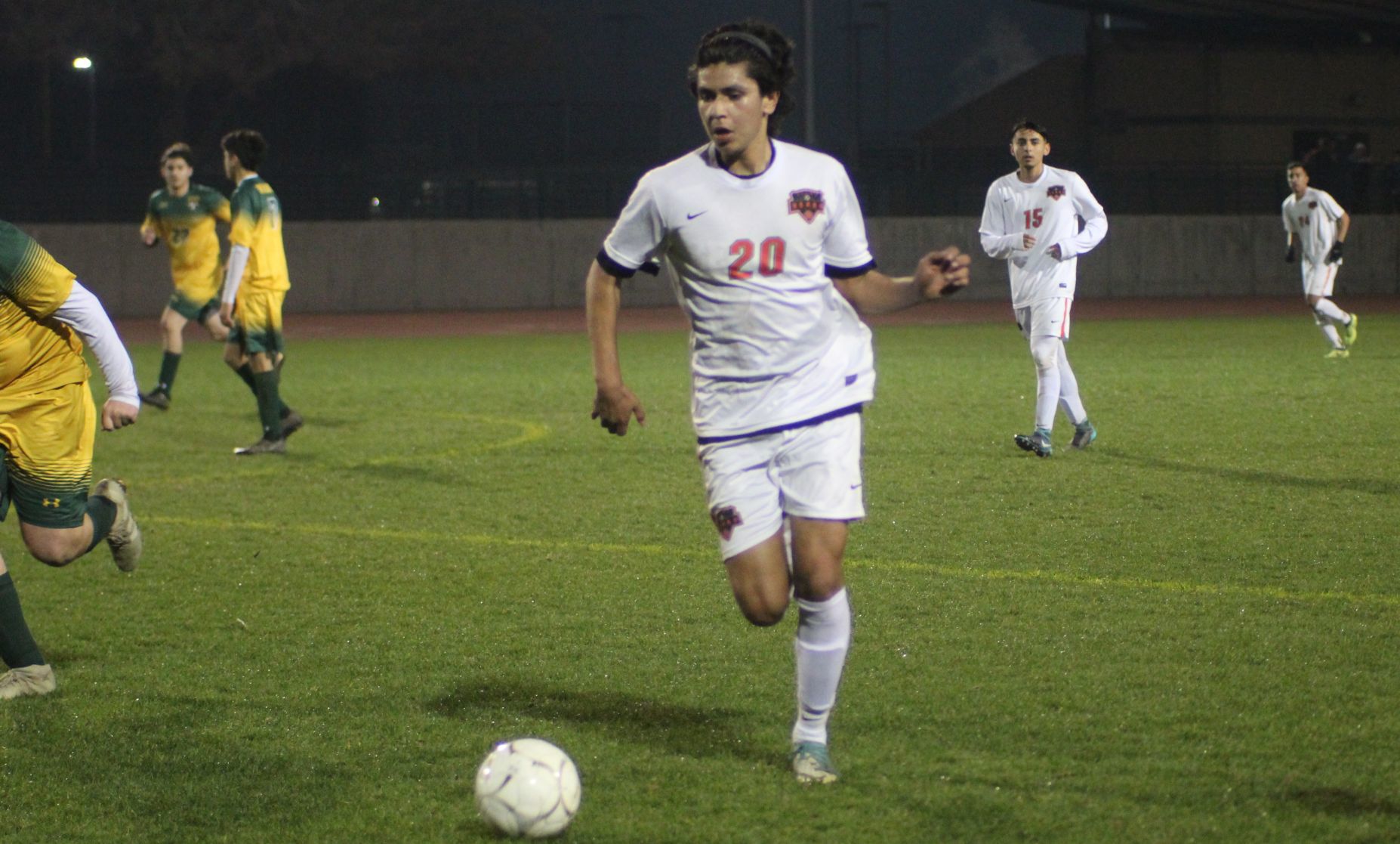 Selma tops Kingsburg